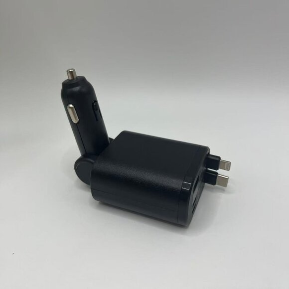 5-in-1 Car Charger: Fast Charging, Retractable Design - Picture 3 of 8